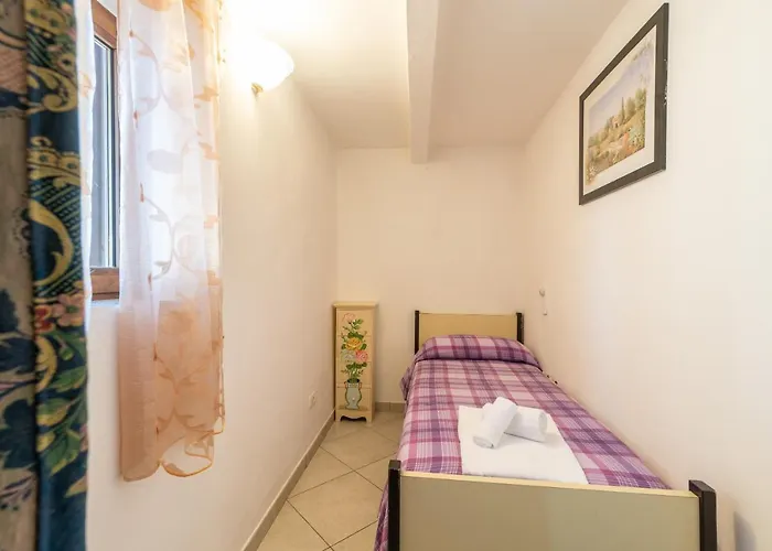 Papa Giuseppe La Stalla *